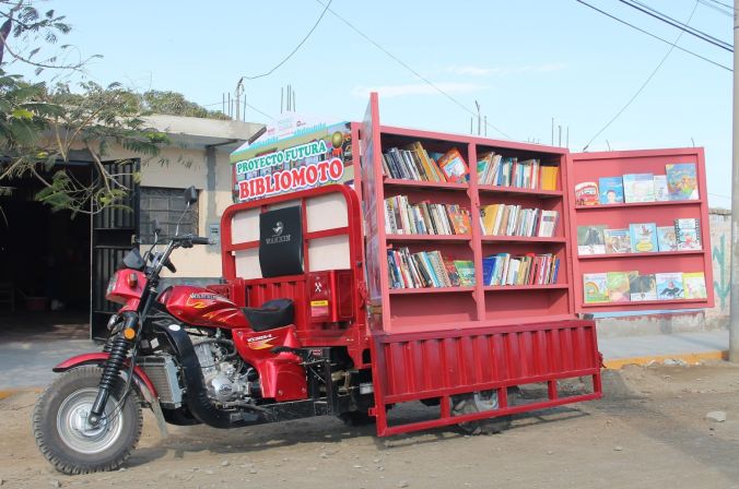 El proyecto Bibliomoto empezó en 2010 en la ciudad de Huarmey. (Foto: Proyecto Bibliomoto)