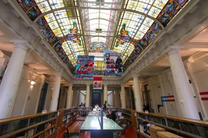 La Biblioteca Mario Vargas Llosa atiende de martes a domingo de 10:00 a.m. a 7:00 p.m. El servicio es gratuito con DNI. (Foto: Trueque fotográfico)