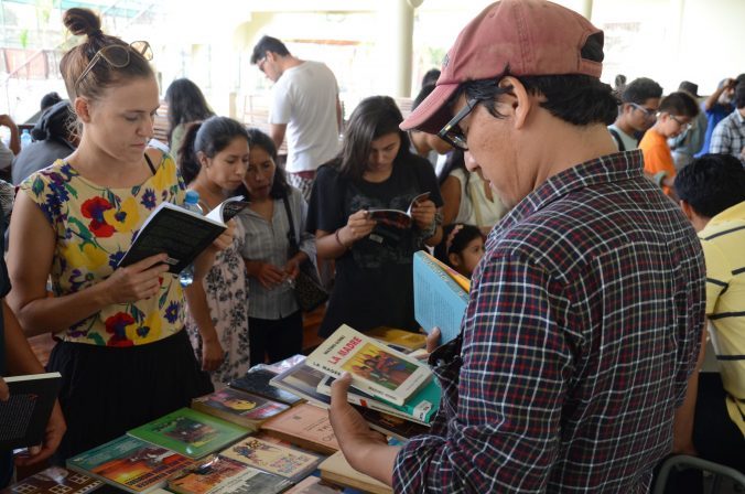 Este intercambio de libros se realiza desde abril de 2014 en la Casa de la Literatura. (Foto: Eduardo Vásquez)