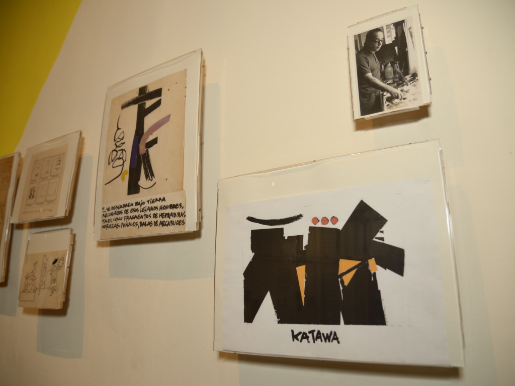 Piezas de arte Katawa en la exposición «Alejandro Romualdo. En la extensión de la palabra». (Foto: Diego Díaz / Casa de la Literatura Peruana)