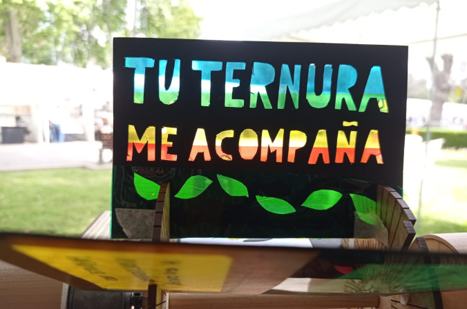 Es un taller familiar que invita a reflexionar desde el arte sobre el duelo y la memoria. (Foto: Organización Cultural Comunespacio)